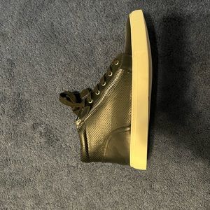 Women’s REPORT sneakers